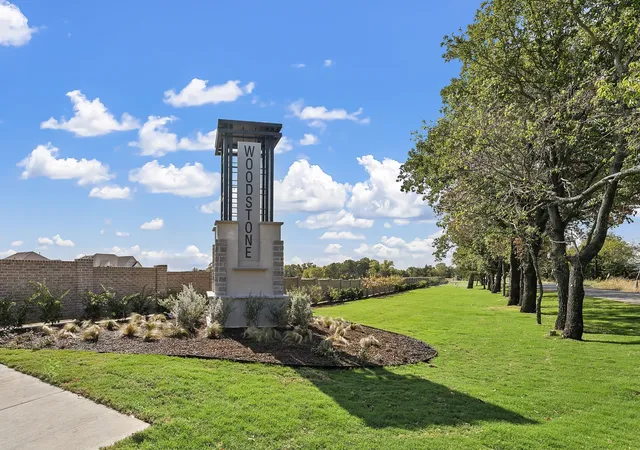 Photo 4 of Sale Pending at 13092 Limestone St, Aubrey, TX 76227 | MLS# 21364898 | Listing updated on 2026-09-08