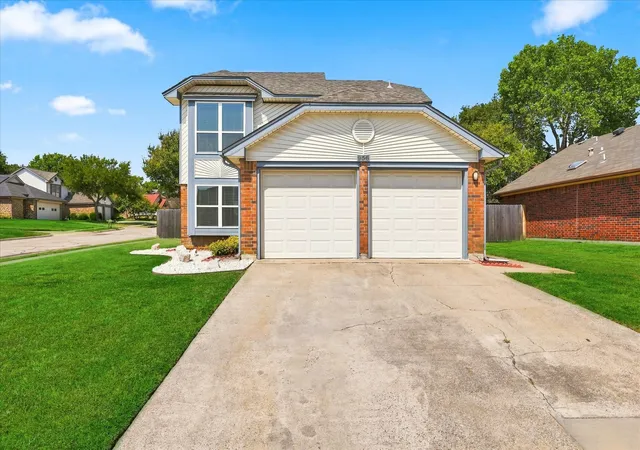 Photo 1 of Single family home for sale at 956 Sylvan Crk Dr, Lewisville, TX 75067 | MLS# 21359793 | Listing updated on 2026-10-04