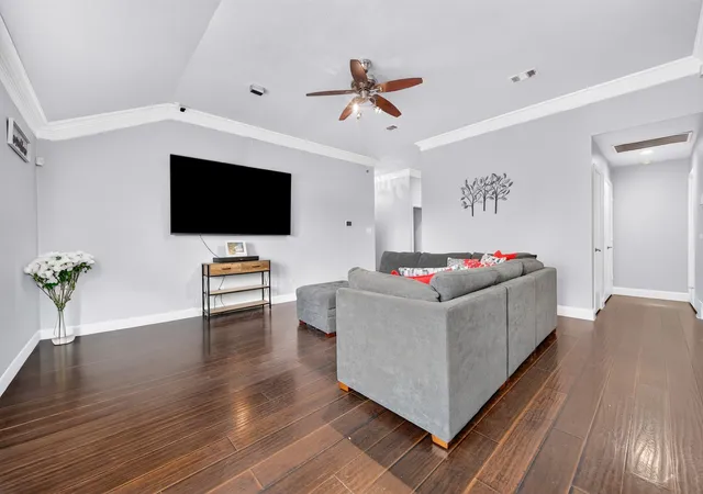 Photo 3 of Single family home for sale at 3350 Choir St, Dallas, TX 75237 | MLS# 21374695 | Listing updated on 2026-09-29