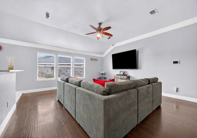 Photo 4 of Single family home for sale at 3350 Choir St, Dallas, TX 75237 | MLS# 21374695 | Listing updated on 2026-09-29