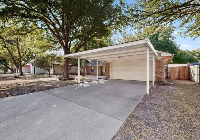 Photo 3 of Single family home for sale at 1020 Almond Dr, Mansfield, TX 76063 | MLS# 21373785 | Listing updated on 2026-09-30