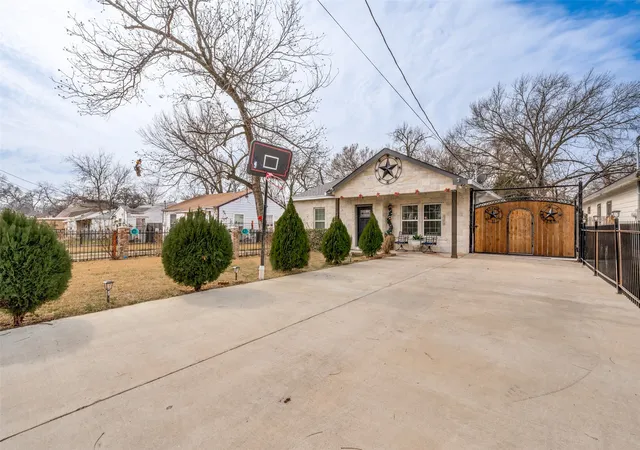 Photo 2 of Single family home for sale at 4947 Kildare Ave, Dallas, TX 75216 | MLS# 21374932 | Listing updated on 2026-10-19