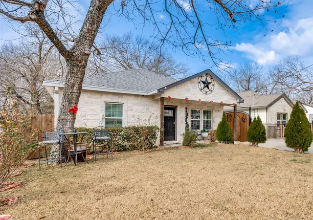 Photo 3 of Single family home for sale at 4947 Kildare Ave, Dallas, TX 75216 | MLS# 21374932 | Listing updated on 2026-10-19