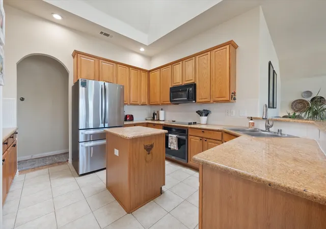 Photo 3 of Single family home for sale at 8821 Mallory Ct, Waxahachie, TX 76065 | MLS# 21369380 | Listing updated on 2026-09-10