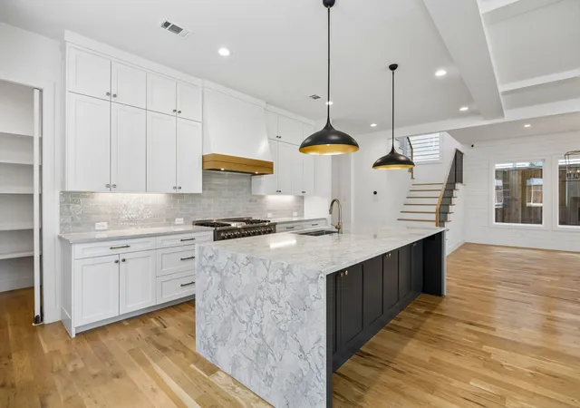 Photo 4 of Single family home for sale at 7323 Casa Loma Ave, Dallas, TX 75214 | MLS# 21373582 | Listing updated on 2026-09-14