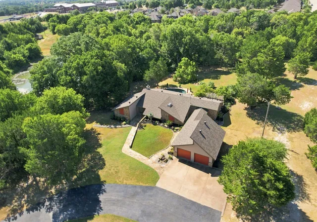 Photo 1 of Single family home for sale at 3840 Mockingbird Ln, Midlothian, TX 76065 | MLS# 21349419 | Listing updated on 2026-09-08