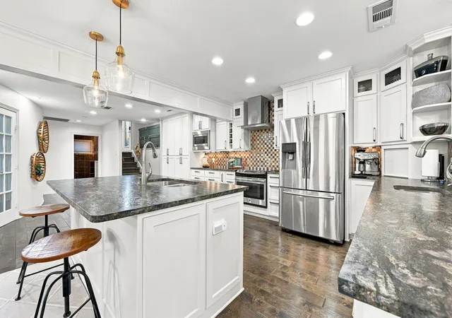Photo 3 of Single family home for sale at 3840 Mockingbird Ln, Midlothian, TX 76065 | MLS# 21349419 | Listing updated on 2026-09-08