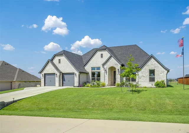 Photo 1 of Sale Pending at 2716 Village Rd, Granbury, TX 76049 | MLS# 21373149 | Listing updated on 2026-09-11