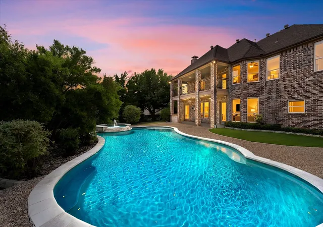 Photo 2 of Single family home for sale at 804 White Buffalo Ln, Rockwall, TX 75032 | MLS# 21374734 | Listing updated on 2026-10-04