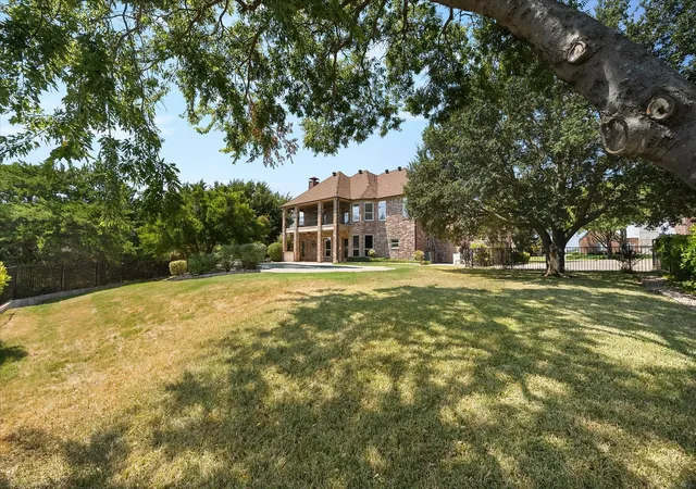 Photo 3 of Single family home for sale at 804 White Buffalo Ln, Rockwall, TX 75032 | MLS# 21374734 | Listing updated on 2026-10-04