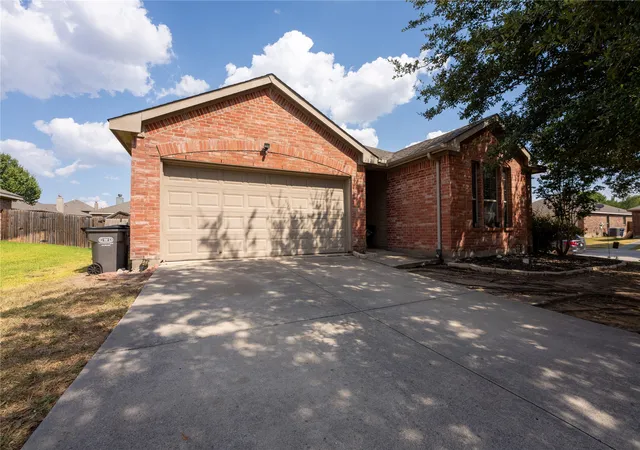 Single family home for sale at 482 Hunters Ridge Dr, Melissa, TX 75454 | MLS# 21374008