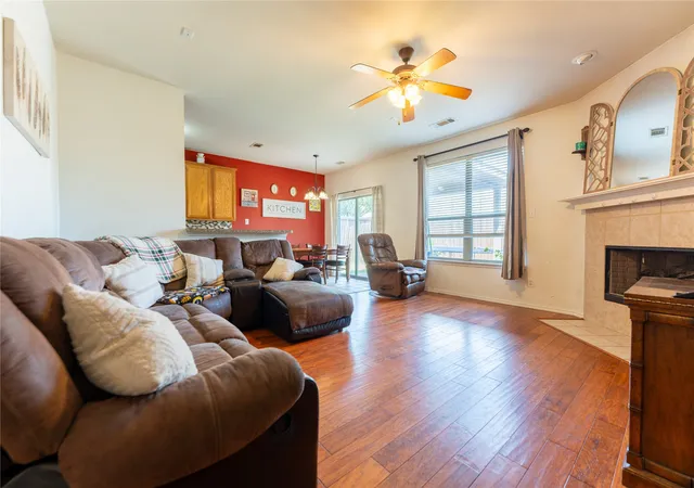 Photo 1 of Single family home for sale at 482 Hunters Ridge Dr, Melissa, TX 75454 | MLS# 21374008 | Listing updated on 2026-09-09