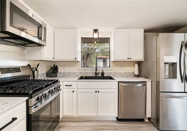 Photo 3 of Single family home for sale at 4232 Farm Rd 196 N, Paris, TX 75462 | MLS# 21373765 | Listing updated on 2026-10-07