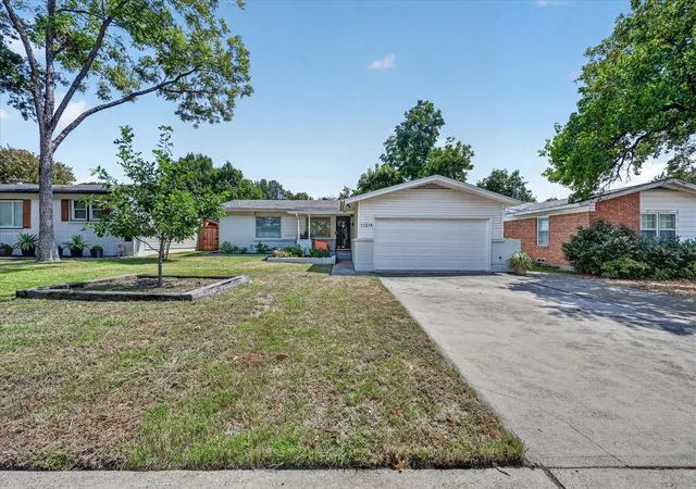 Photo 2 of Single family home for sale at 11214 Sinclair Ave, Dallas, TX 75218 | MLS# 21374552 | Listing updated on 2026-09-14