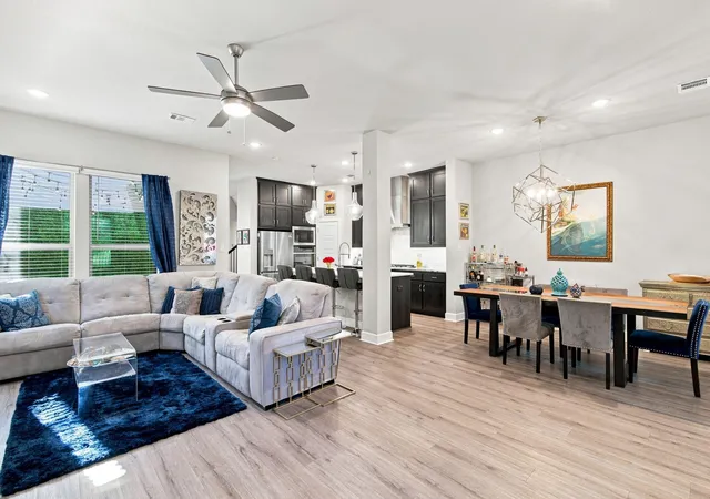 Photo 4 of Single family home for sale at 616 Aspen Valley Ln, Dallas, TX 75208 | MLS# 21374612 | Listing updated on 2026-10-20