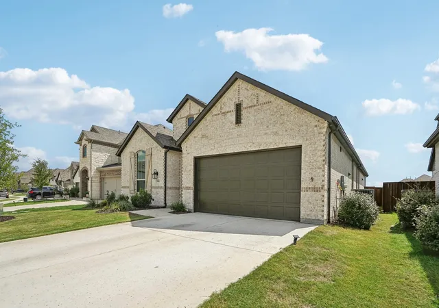 Photo 2 of Single family home for sale at 1104 Firecracker Dr, Justin, TX 76247 | MLS# 21375034 | Listing updated on 2026-10-05