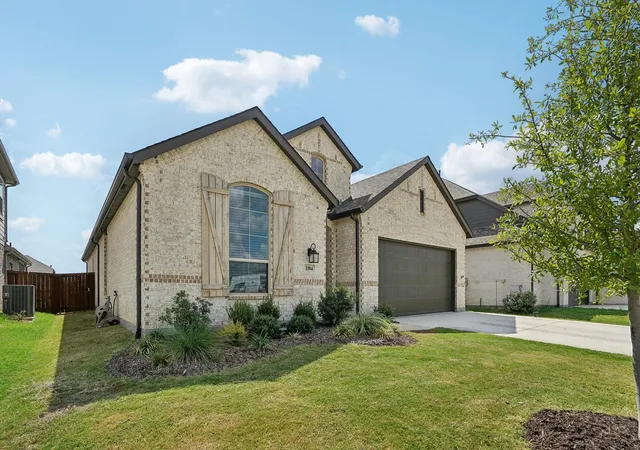 Photo 3 of Single family home for sale at 1104 Firecracker Dr, Justin, TX 76247 | MLS# 21375034 | Listing updated on 2026-10-05