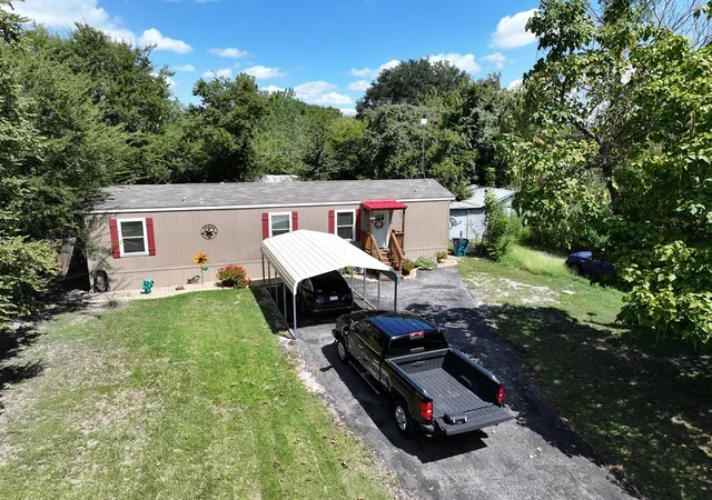 Photo 4 of Sale Pending at 1034 Pleasant Dr, Kemp, TX 75143 | MLS# 21375000 | Listing updated on 2026-09-09