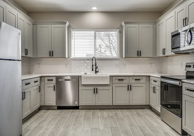 Photo 3 of Single family home for sale at 5858 Black Pine Cir, Granbury, TX 76048 | MLS# 21375042 | Listing updated on 2026-10-07