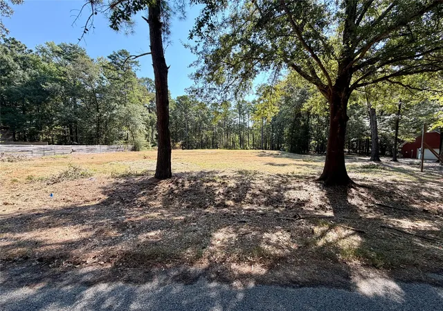 Photo 3 of Sale Pending at 18084 Deer Trl, Flint, TX 75762 | MLS# 21374661 | Listing updated on 2026-09-14