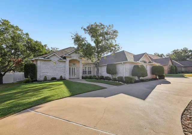 Photo 1 of Single family home for sale at 5409 Wedgefield Rd, Granbury, TX 76049 | MLS# 21374720 | Listing updated on 2026-09-15