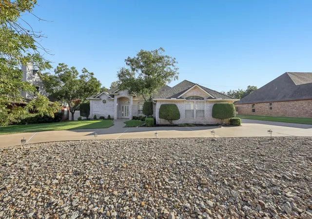 Photo 2 of Single family home for sale at 5409 Wedgefield Rd, Granbury, TX 76049 | MLS# 21374720 | Listing updated on 2026-09-15