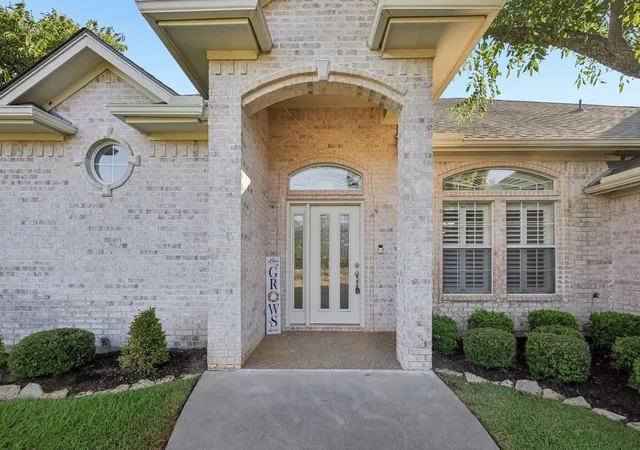 Photo 3 of Single family home for sale at 5409 Wedgefield Rd, Granbury, TX 76049 | MLS# 21374720 | Listing updated on 2026-09-15