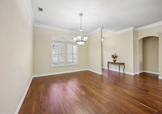 Photo 4 of Single family home for sale at 5409 Wedgefield Rd, Granbury, TX 76049 | MLS# 21374720 | Listing updated on 2026-09-15