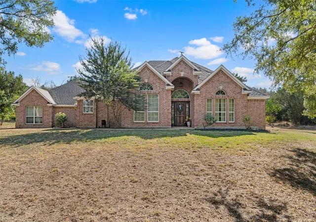 Photo 1 of Single family home for sale at 700 Lost Hunters, China Spring, TX 76633 | MLS# 21374198 | Listing updated on 2026-09-09