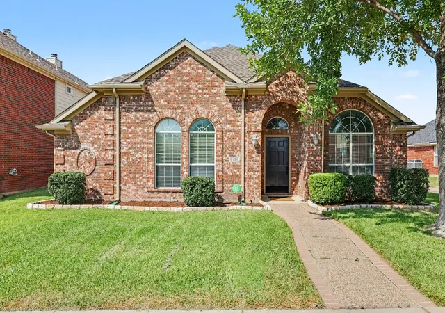 Photo 2 of Single family home for sale at 5528 Green Holw Ln, The Colony, TX 75056 | MLS# 21375002 | Listing updated on 2026-09-13