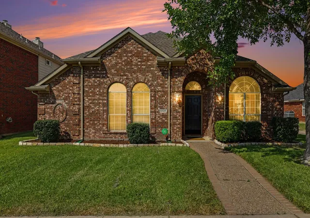 Photo 3 of Single family home for sale at 5528 Green Holw Ln, The Colony, TX 75056 | MLS# 21375002 | Listing updated on 2026-09-13