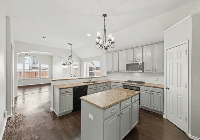 Photo 4 of Single family home for sale at 5528 Green Holw Ln, The Colony, TX 75056 | MLS# 21375002 | Listing updated on 2026-09-13