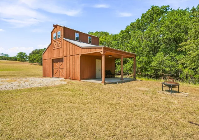 Photo 3 of Single family home for sale at 160 Private Rd 2161, Iredell, TX 76649 | MLS# 21370572 | Listing updated on 2026-09-10