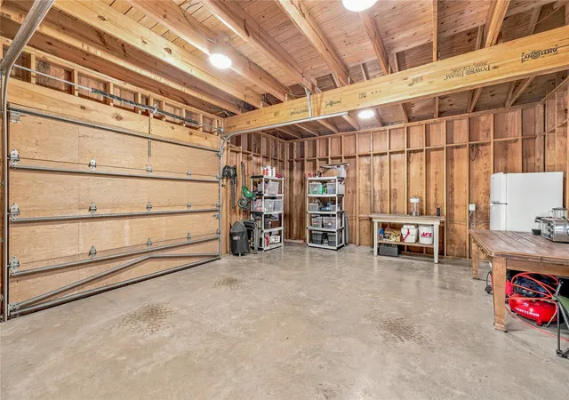 Photo 4 of Single family home for sale at 160 Private Rd 2161, Iredell, TX 76649 | MLS# 21370572 | Listing updated on 2026-09-10