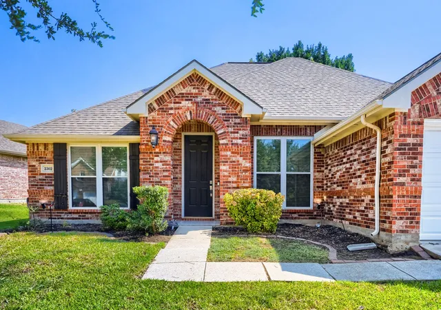 Photo 1 of Single family home for sale at 2302 Hodges Pl, Mansfield, TX 76063 | MLS# 21370347 | Listing updated on 2026-09-12