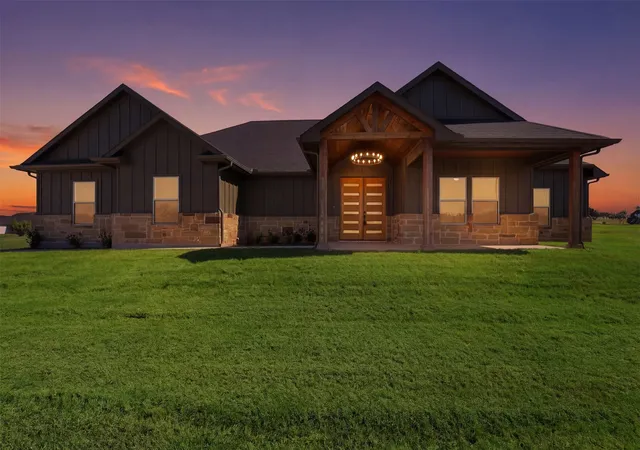 Photo 3 of Single family home for sale at 6657 Buffalo Ridge Cir, Godley, TX 76044 | MLS# 21375154 | Listing updated on 2026-09-14
