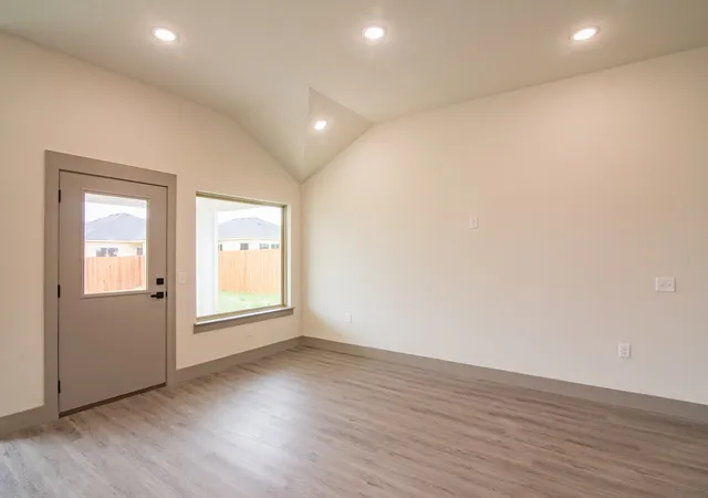 Photo 4 of Single family home for sale at 13526 Stage Coach Ln, Cresson, TX 76035 | MLS# 21375162 | Listing updated on 2026-09-08