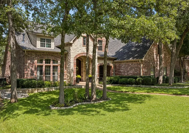 Photo 3 of Single family home for sale at 208 Polo Trl, Colleyville, TX 76034 | MLS# 21375046 | Listing updated on 2026-10-03