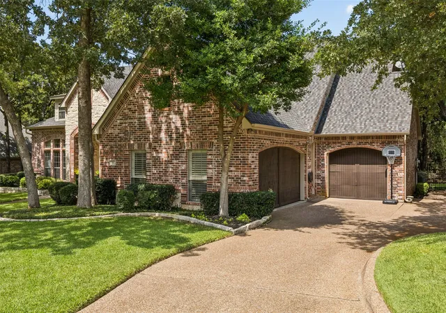 Photo 3 of Single family home for sale at 208 Polo Trl, Colleyville, TX 76034 | MLS# 21375046 | Listing updated on 2026-10-03