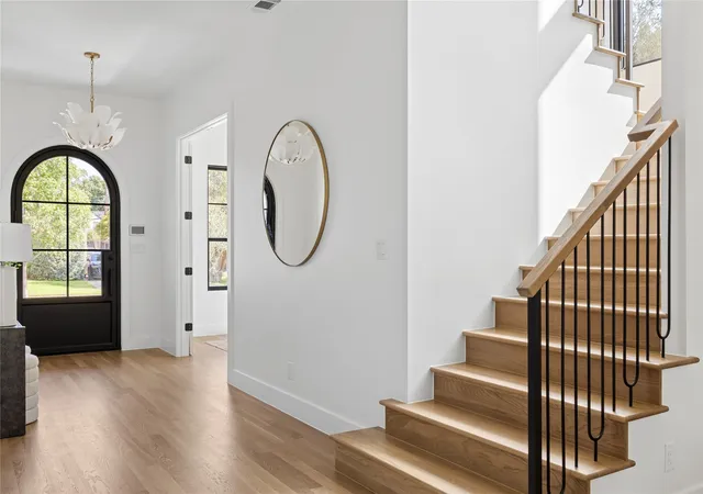 Photo 2 of Single family home for sale at 6054 Penrose Ave, Dallas, TX 75206 | MLS# 21373882 | Listing updated on 2026-09-13