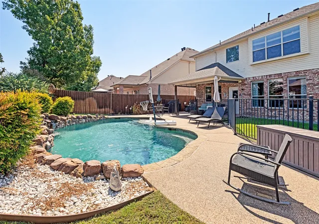 Photo 3 of Sale Pending at 3039 Stallion Xing, Irving, TX 75060 | MLS# 21375136 | Listing updated on 2026-09-16