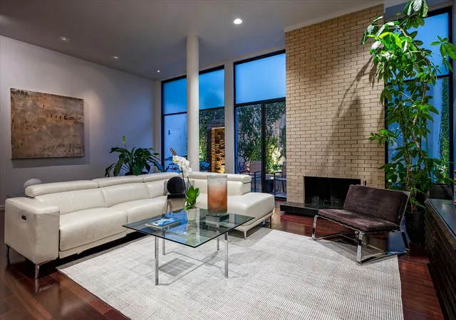 Photo 1 of Townhouse for sale at 3210 Elizabeth St, Dallas, TX 75204 | MLS# 21364413 | Listing updated on 2026-09-27