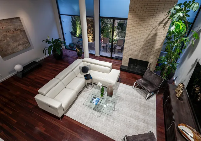 Photo 3 of Townhouse for sale at 3210 Elizabeth St, Dallas, TX 75204 | MLS# 21364413 | Listing updated on 2026-09-27