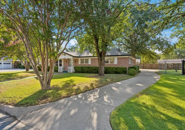Photo 2 of Single family home for sale at 512 Brown Trl Ct, Hurst, TX 76053 | MLS# 21373689 | Listing updated on 2026-09-14