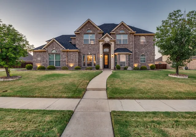 Photo 3 of Sale Pending at 4801 Quantrill Ave, Mansfield, TX 76063 | MLS# 21374780 | Listing updated on 2026-09-29