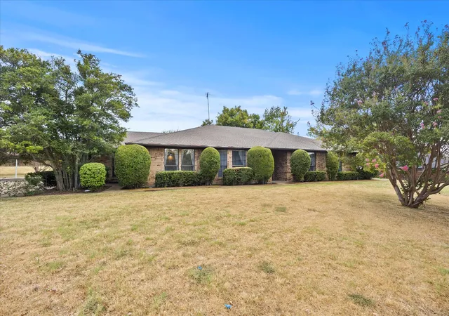 Photo 1 of Single family home for sale at 12 Park Central Cir, Rockwall, TX 75087 | MLS# 21374861 | Listing updated on 2026-09-14