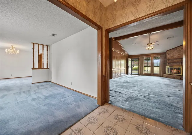 Photo 3 of Single family home for sale at 12 Park Central Cir, Rockwall, TX 75087 | MLS# 21374861 | Listing updated on 2026-09-14