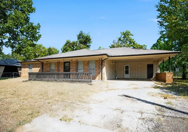 Photo 1 of Sale Pending at 103 Clover Ln, Palestine, TX 75803 | MLS# 21373886 | Listing updated on 2026-09-13