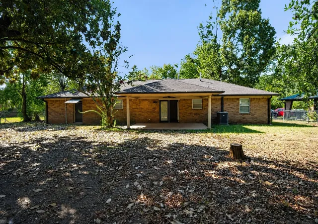 Photo 4 of Sale Pending at 103 Clover Ln, Palestine, TX 75803 | MLS# 21373886 | Listing updated on 2026-09-13