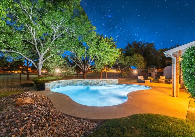 Photo 2 of Single family home for sale at 14 Winged Ft Cir W, Abilene, TX 79606 | MLS# 21372535 | Listing updated on 2026-10-04